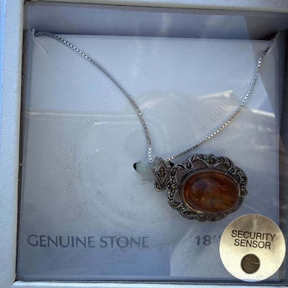 925 Sterling Silver Amber Oval Bezel Charm Pendant Necklace Box Chain 18” NIB - Picture 4 of 4